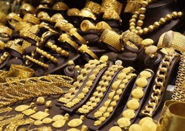 Bán lại vàng Tây, vàng 18K lỗ bao nhiêu, bị mất giá nhiều không?