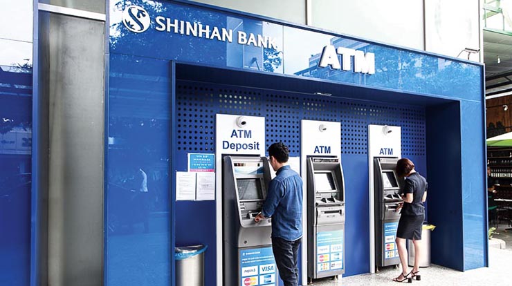 The-ATM-Shinhan-bank-rut-duoc-ngan-hang-nao